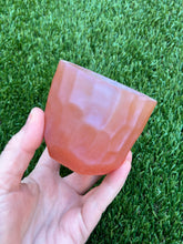 Load image into Gallery viewer, Handmade Resin Pot w/ Drainage

