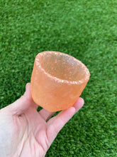 Load image into Gallery viewer, Handmade Resin Pot w/ Drainage
