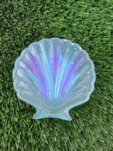 Load image into Gallery viewer, Handmade sea shell trinket dish
